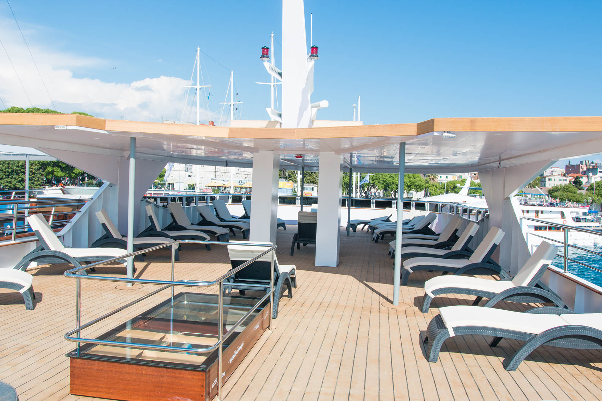 Ms Infinity Sundeck