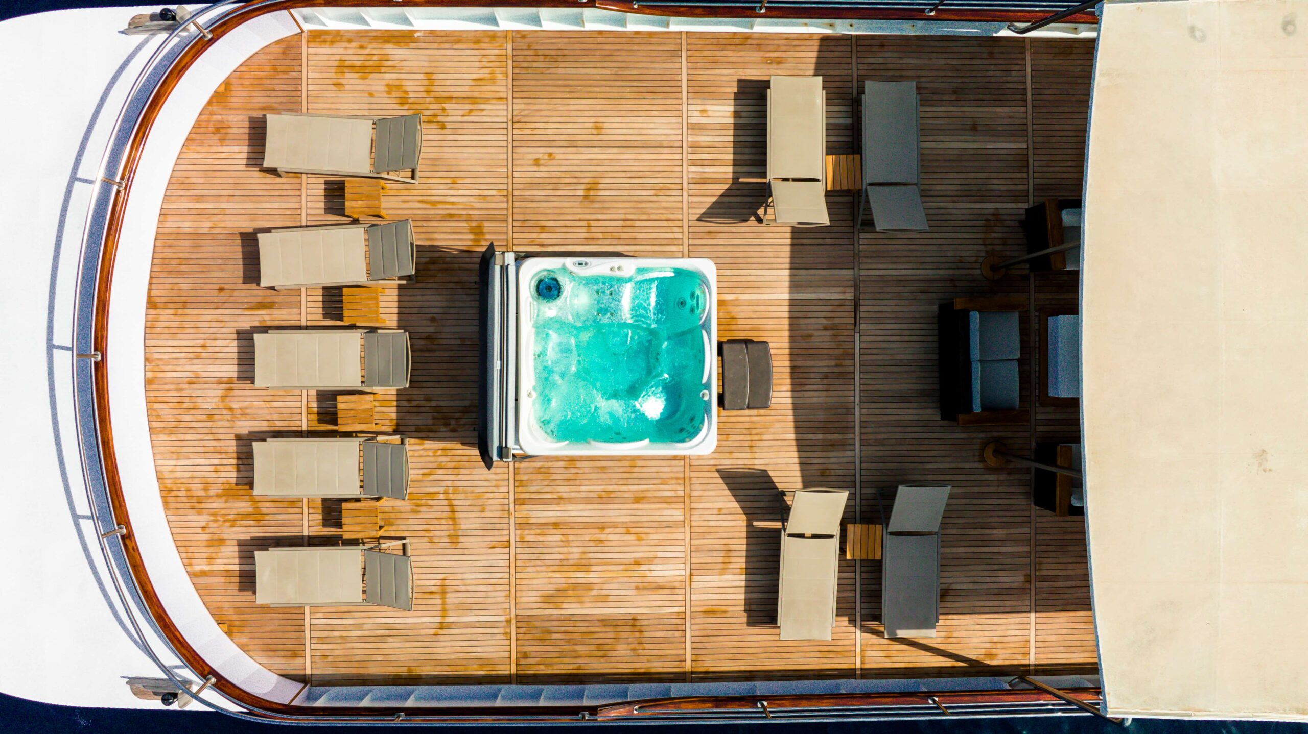 Ariel view of MS Diamond's Sun Deck