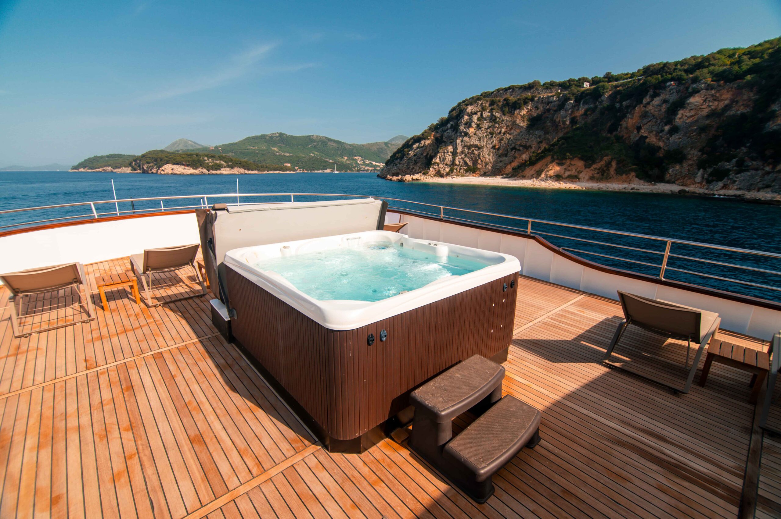 The jacuzzi on the Sun Deck