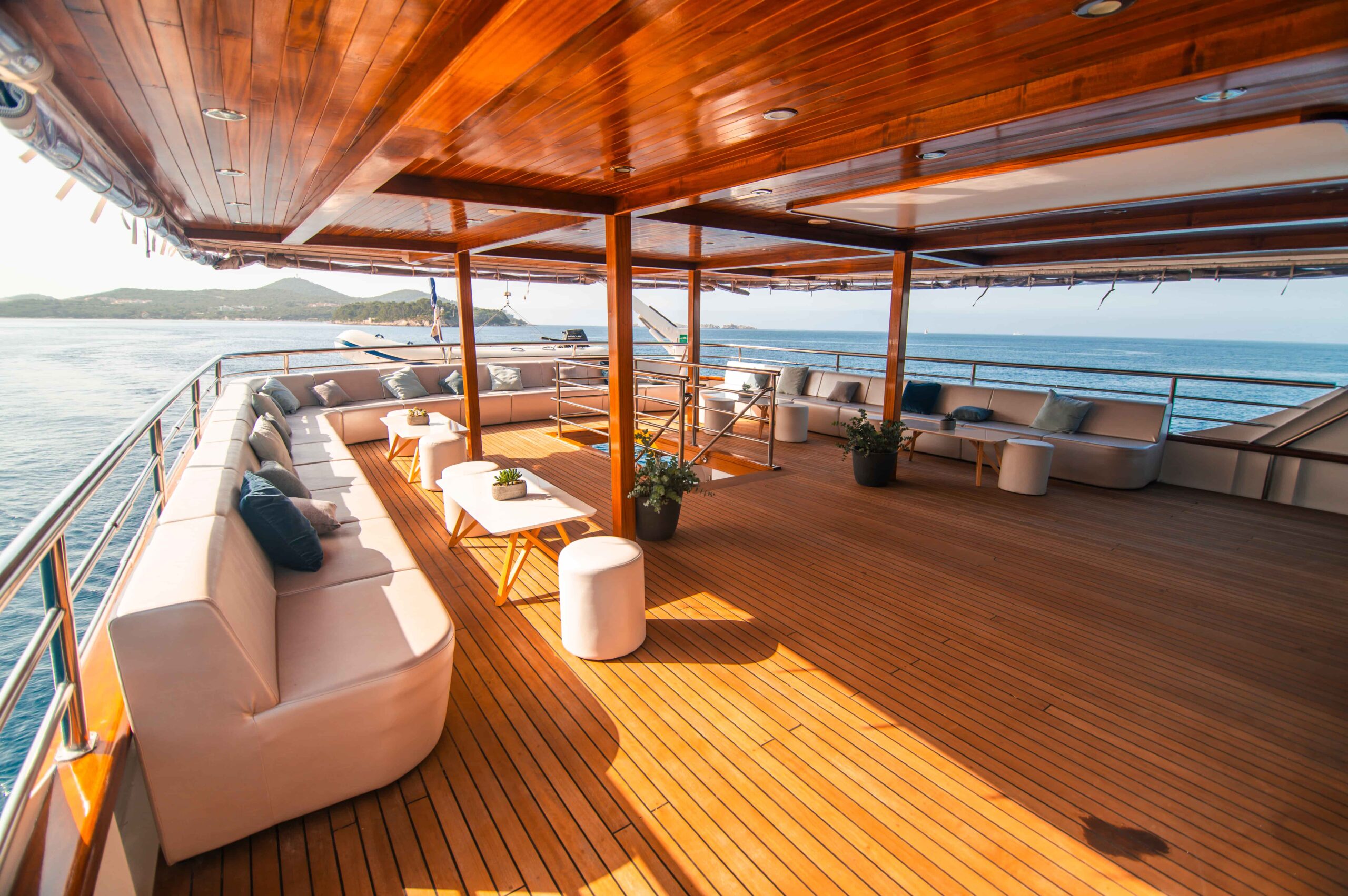 The outdoor lounge area onboard MS Diamond